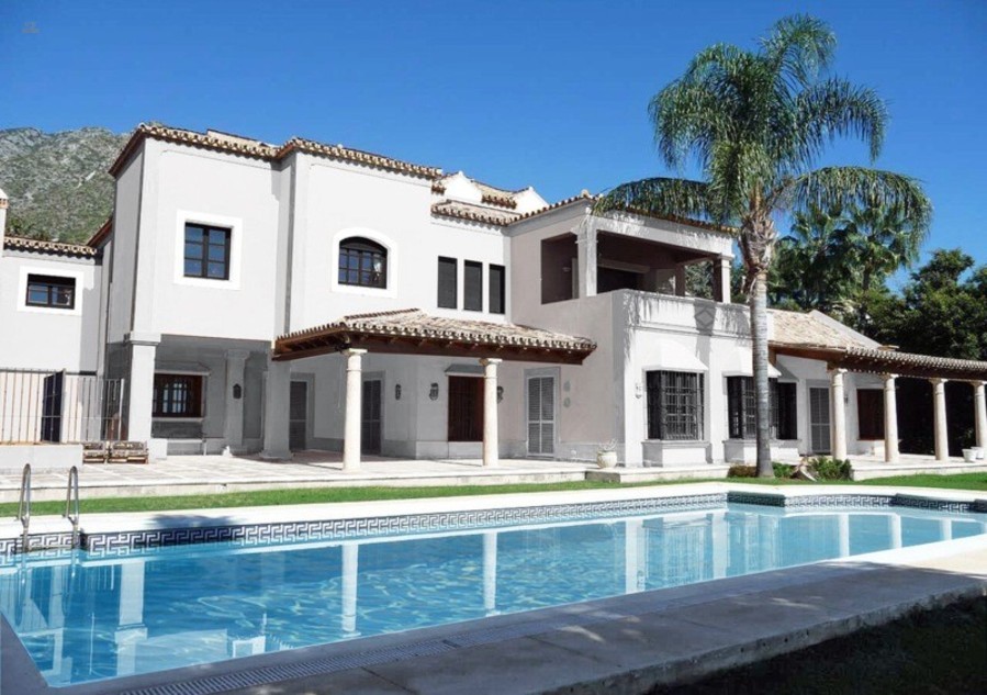 Luxus-Villa in Sierra Blanca R2277218