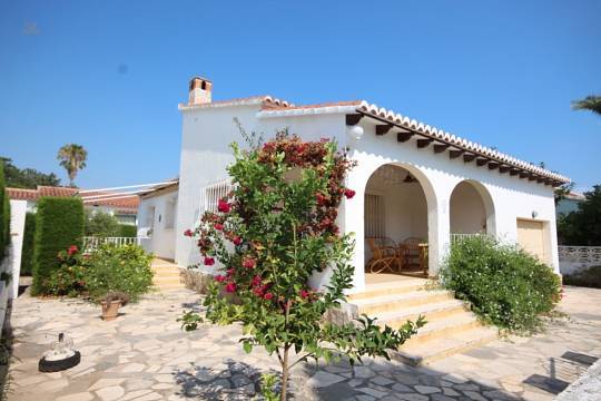 ***Romantische Villa ideal für die Ferien, nah am schönen Mittelmeer und mediterranen Geschäften***