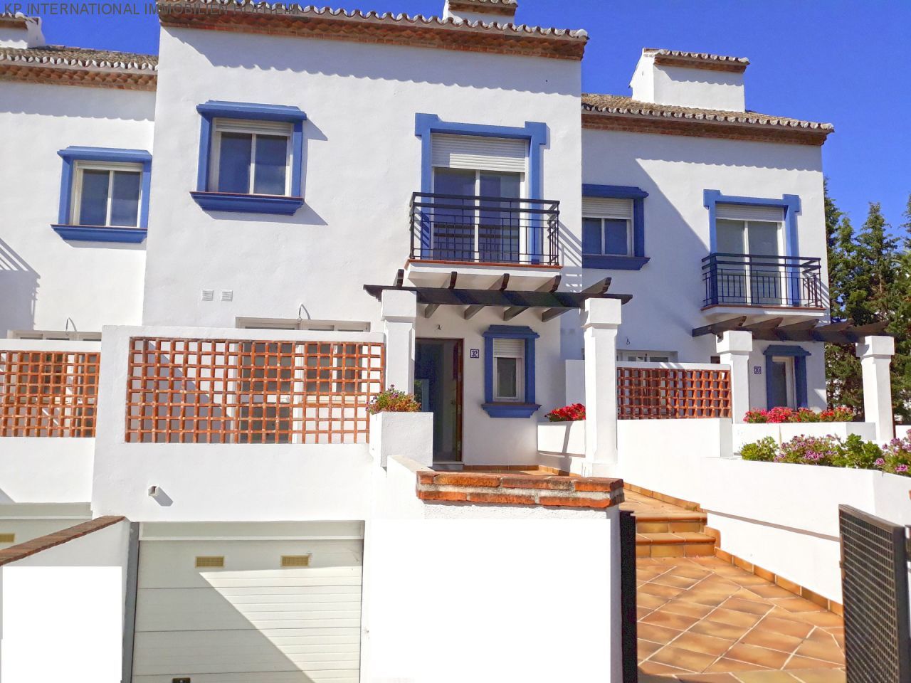 ***STADTHÄUSER AM STRAND IN ESTEPONA***