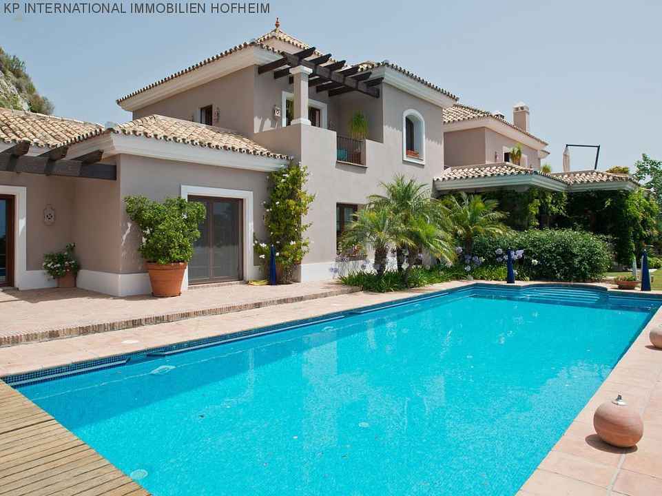 ***ATEMBERAUBENDE VILLA ZUM VERKAUF IN LA ZAGALETA IN BENAHAVIS***