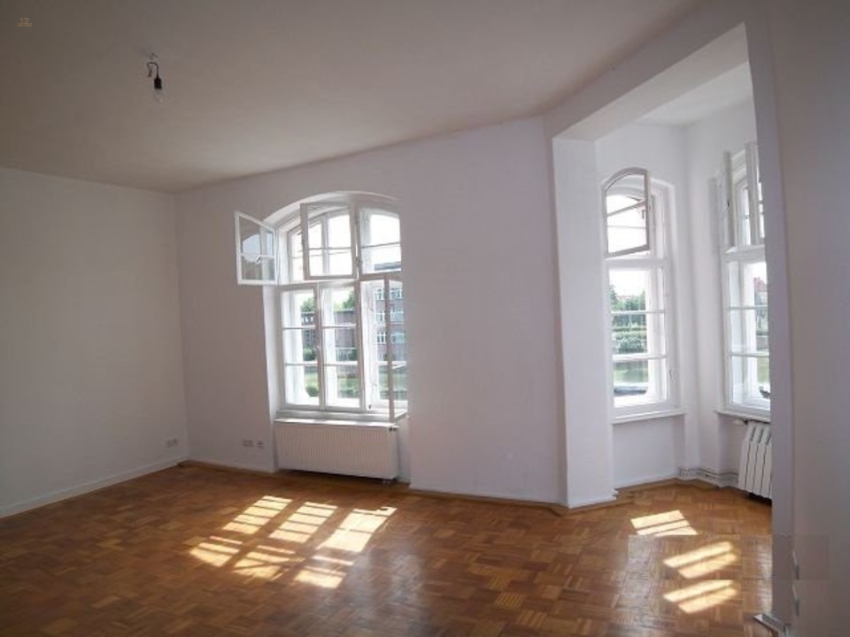 Thumbnail von Bezugsfreie repräsentative Villa mit 3 Wohneinheiten in direkter Havellage