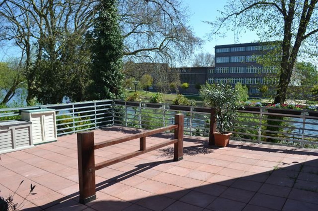 Thumbnail von Bezugsfreie repräsentative Villa mit 3 Wohneinheiten in direkter Havellage