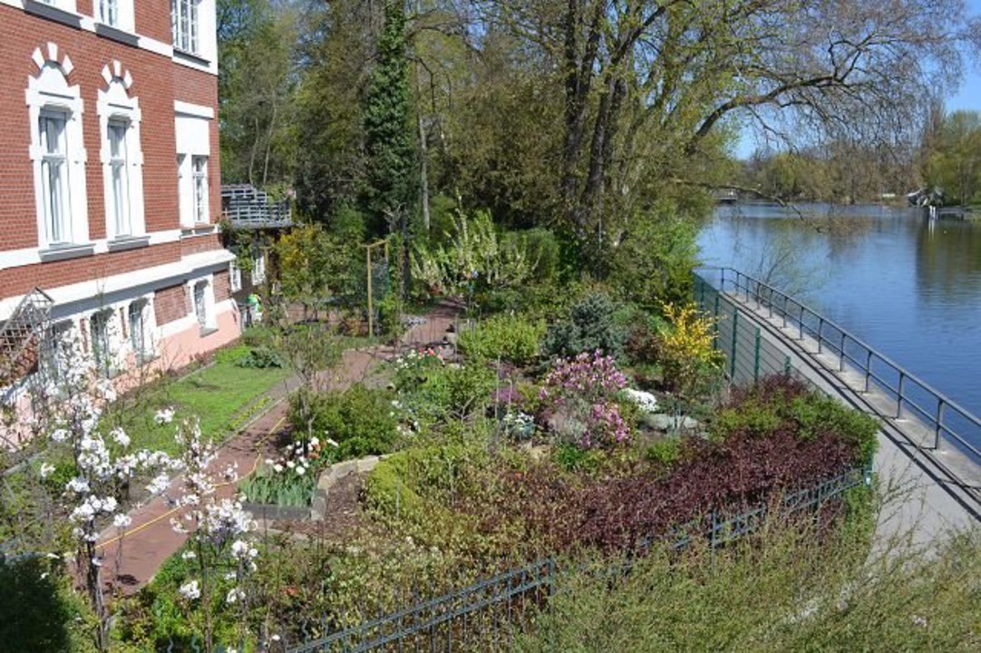 Thumbnail von Bezugsfreie repräsentative Villa mit 3 Wohneinheiten in direkter Havellage