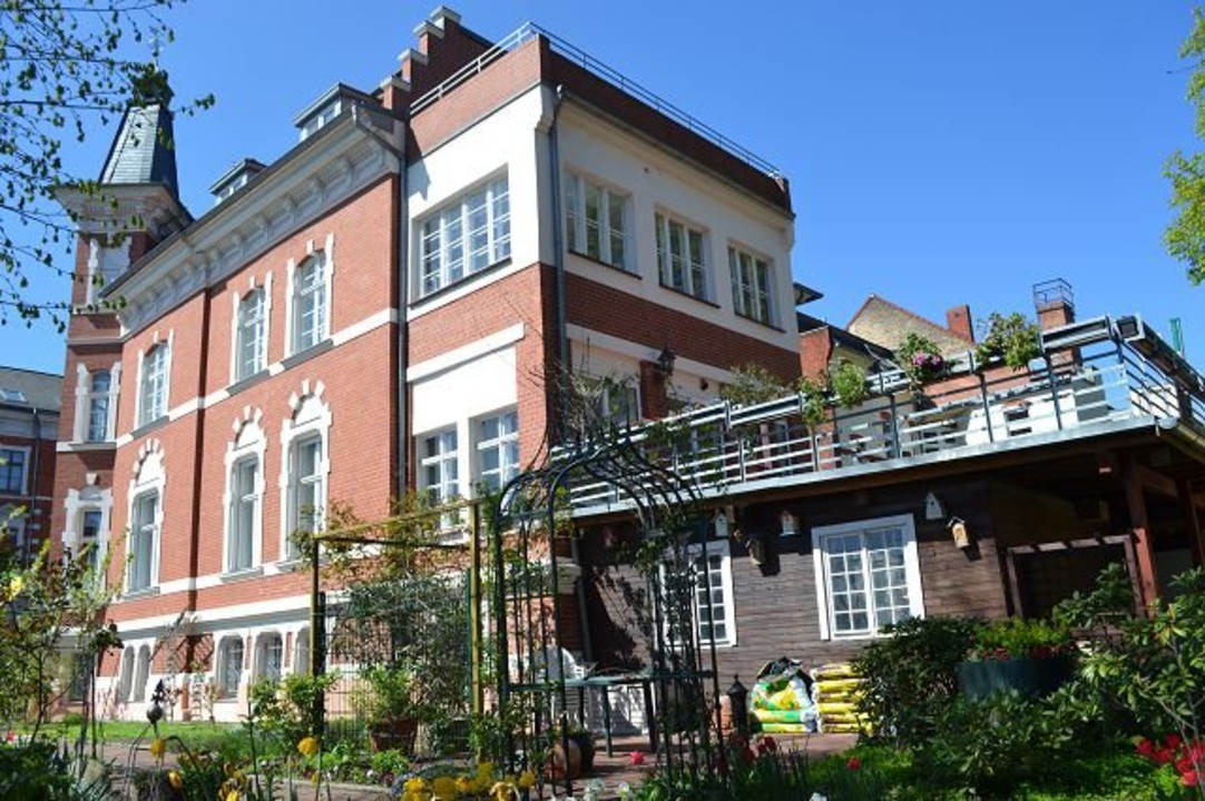 Thumbnail von Bezugsfreie repräsentative Villa mit 3 Wohneinheiten in direkter Havellage