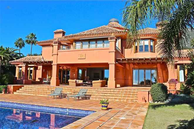 Luxus-Villa in Sierra Blanca R2821757