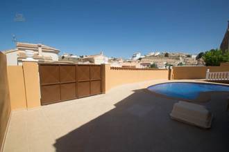 Thumbnail von ***Freistehende Villa als Erstbezug nach kompletter Renovierung, 3 Schlafzimmer, 2 Bäder, Pool***