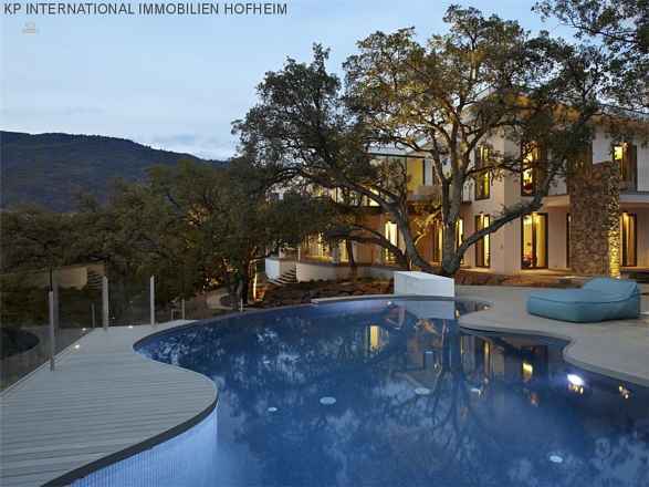 ***ELEGANTE VILLA IN LA ZAGALETA IN BENAHAVÍS***