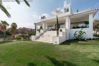 Thumbnail von ***KOMPLETT RENOVIERTE VILLA IN NUEVA ANDALUCIA IN MARBELLA***