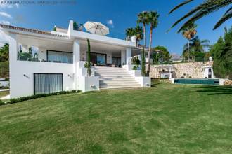 Thumbnail von ***KOMPLETT RENOVIERTE VILLA IN NUEVA ANDALUCIA IN MARBELLA***