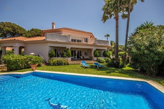 Luxus-Villa in Elviria R2689454 