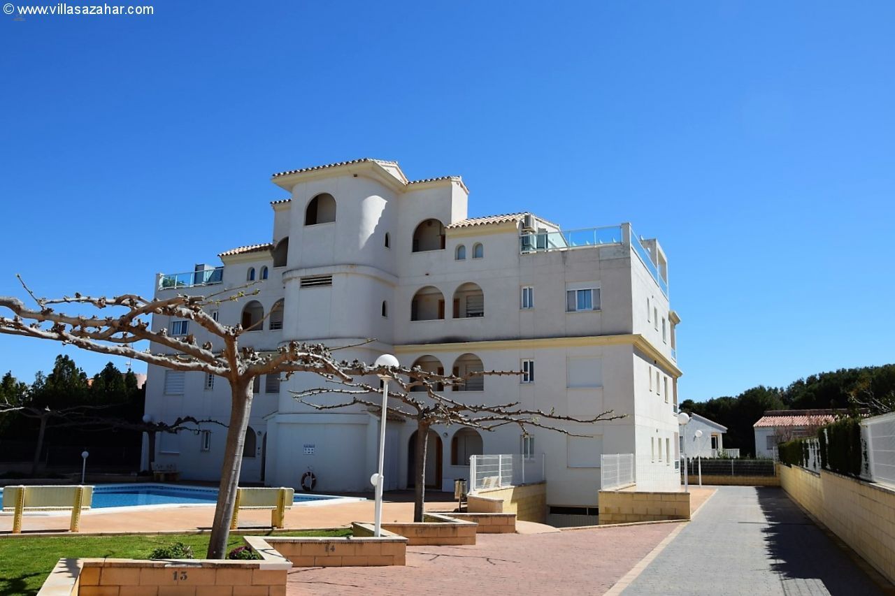 ***Punto Canaret: Dachgeschosswohnung mit großer Terrasse***