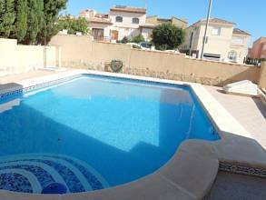 Thumbnail von ***Freistehende Villa mit 4 Schlafzimmern und 3 Bäder, Privatpool in bevorzugter Lage***