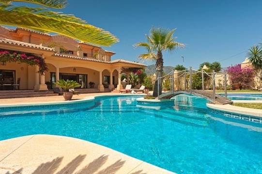 Luxus-Villa in Mijas Costa R232865 