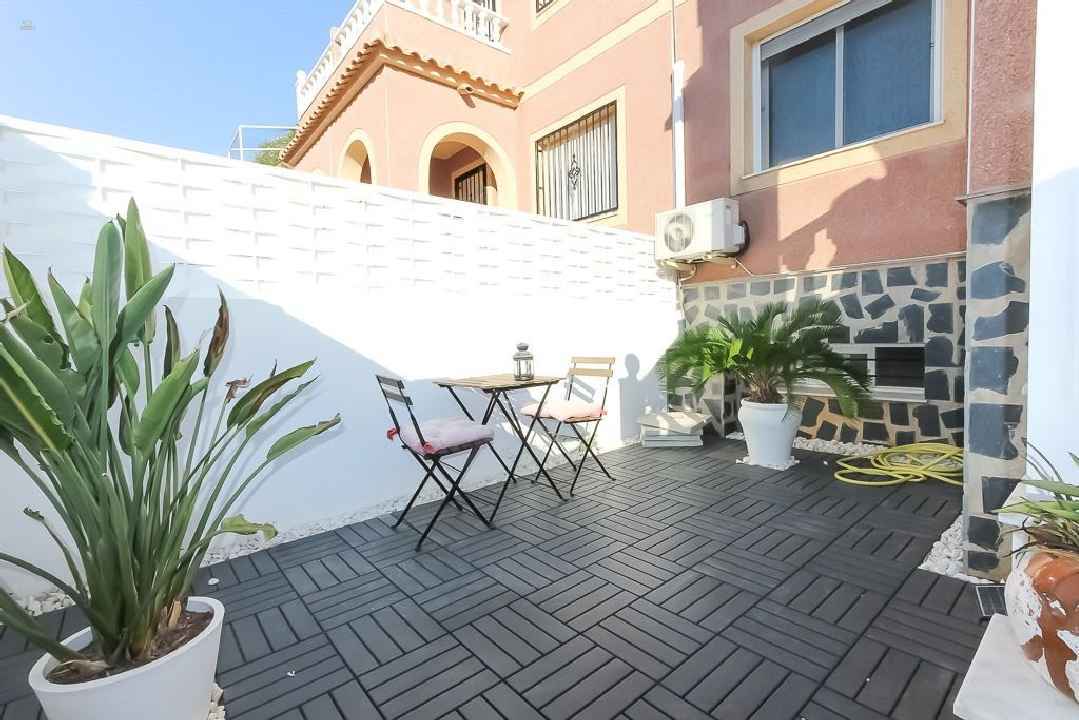 ***Gepflegtes Reihenhaus mit 3 Schlafzimmern, 2 Bädern in attraktiver Lage***