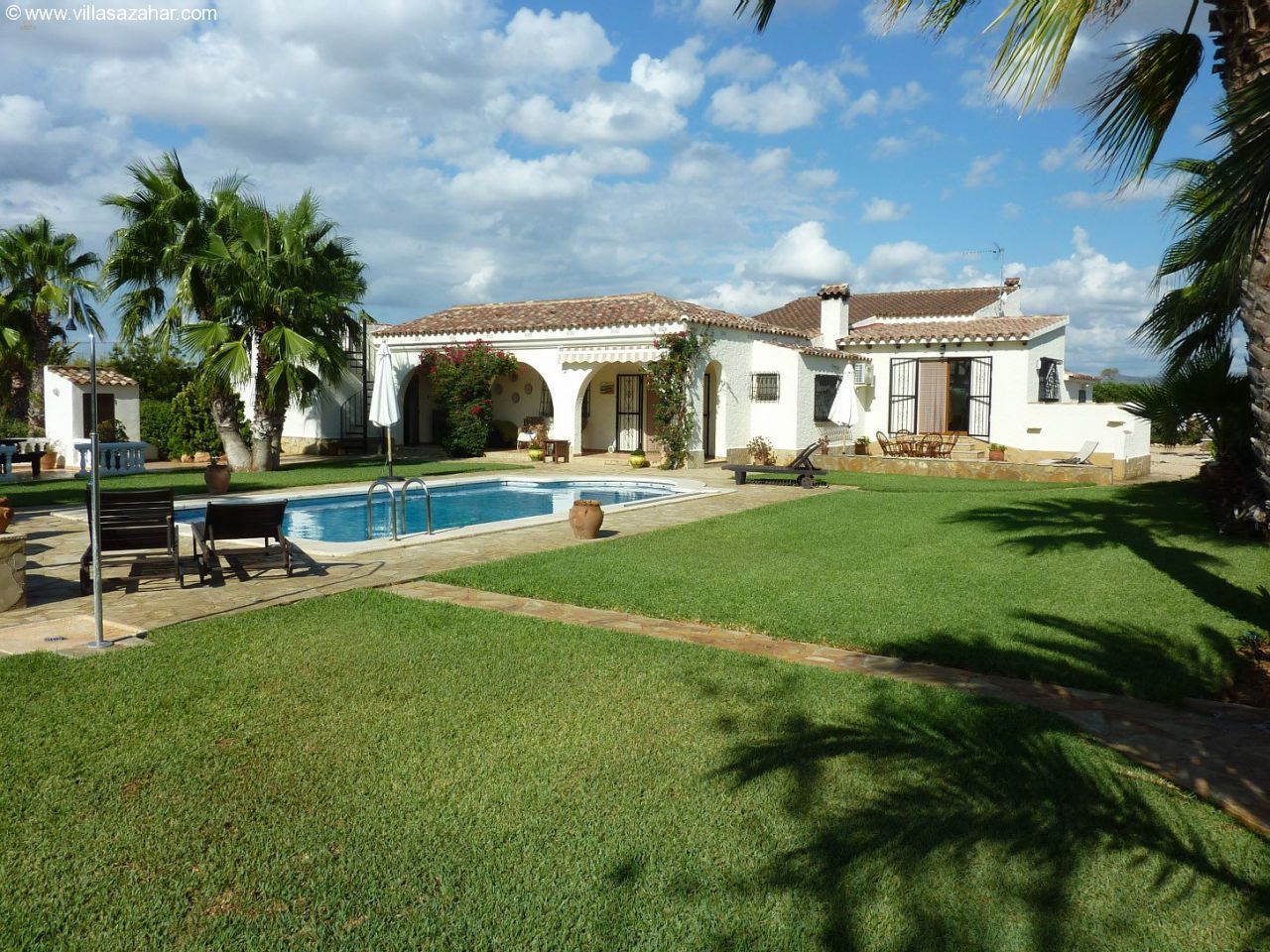 ***Prachtvolles Landhaus nahe Strand mit parkähnlichem Garten und Driving Range***