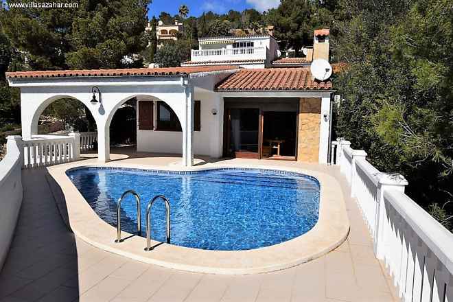 ***Bildschönes, modernisiertes Einfamilienhaus mit Meerblick und Pool***