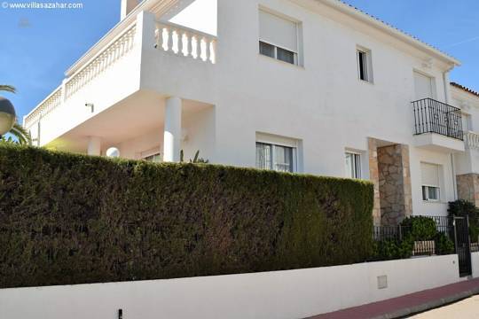 ***Große Doppelhaushälfte im Zentrum mit Garten nahe Strand***