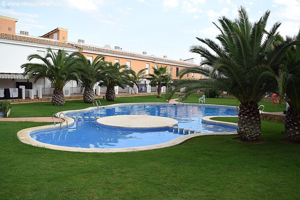 ***Palm Beach II: Neuwertiges Reihenhaus in Strandnähe***