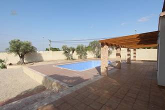 Thumbnail von ***Großzügige und komplett renovierte, charmante und ebenerdige Villa***