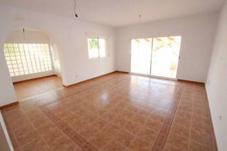 Thumbnail von ***Großzügige und komplett renovierte, charmante und ebenerdige Villa***