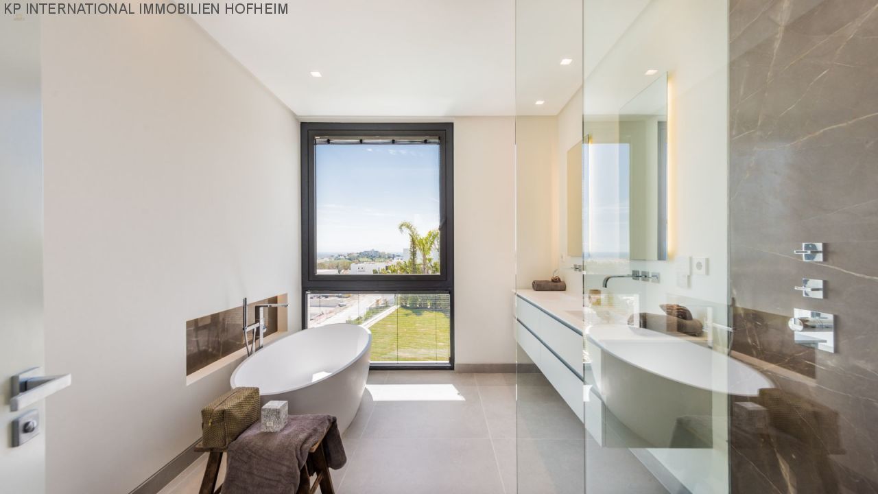 Thumbnail von ***MODERNE LUXUS VILLA IN LA ALQUERIA IN BENAHAVIS***