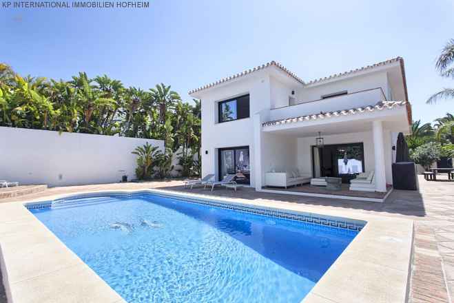 ***LUXUSVILLA AM STRAND IN LOS MONTEROS PLAYA IN MARBELLA***