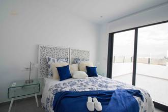 Thumbnail von ***Einfamilienhäuser in modernem Design mit Privatpool und Garage***