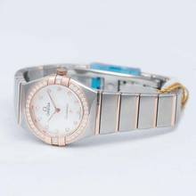 Thumbnail von Omega Constellation Quartz 131.25.25.60.55.001 - Constellation Manhattan Quartz 25 mm Quartz White Dial Diamonds Gold </h1>