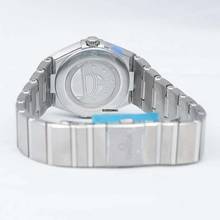 Thumbnail von Omega Constellation Ladies 131.10.28.60.52.001 - Constellation Manhattan Quartz 28 mm Quartz Silver Dial Diamonds Lad </h1>