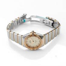 Thumbnail von Omega Constellation Quartz 131.25.28.60.52.001 - Constellation Manhattan Quartz 28 mm Quartz Silver Dial Sedna Gold </h1>