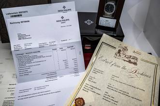 Thumbnail von Patek Philippe Nautilus rare Jumbo Nautilus | 5713/1G | Whitegold | Diamond Bezel | sealed