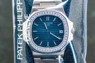 Thumbnail von Patek Philippe Nautilus rare Jumbo Nautilus | 5713/1G | Whitegold | Diamond Bezel | sealed