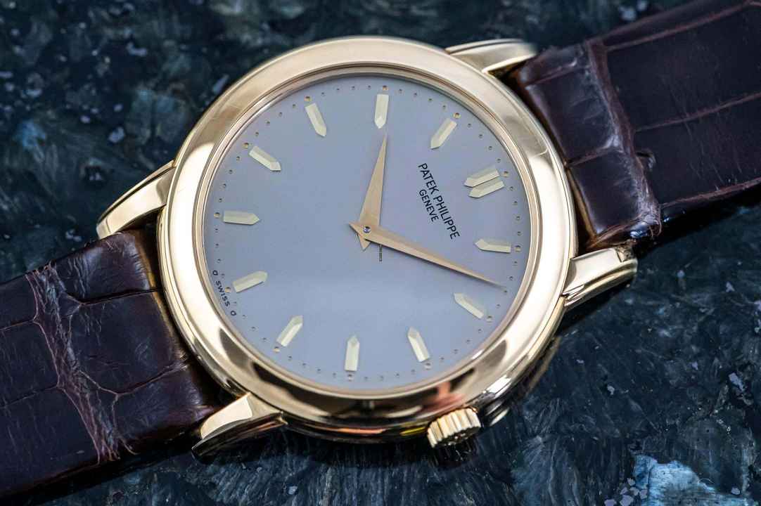 Patek Philippe Calatrava 5032 | Cal. 240 Otomatik | 36 mm | vidalı Kasa Arkası