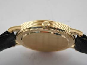 Thumbnail von Corum Romvlvs 18 Karat Gelbgold Romulus Automatik Herrenuhr 35 mm im Best Zustand mit Box und Zubehör </h1>