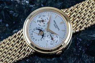 Thumbnail von Patek Philippe Perpetual Calendar Reference 3945J | 18k Yellowgold | 3940 with Gold Bracelet
