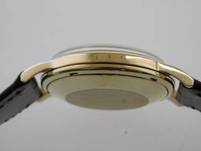 Thumbnail von Jaeger-LeCoultre Memovox 18 Karat Gelbgold Memovox Alarm Jumbo 37 mm Herrenuhr Kaliber P815 im original Zustand </h1>