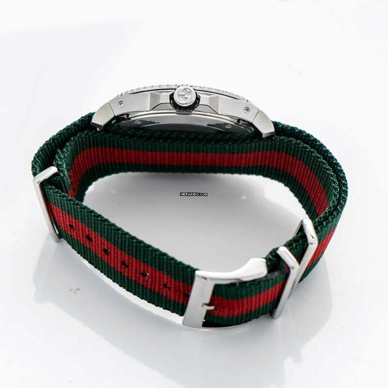 Thumbnail von Gucci Dive YA136209A - Dive Black Dial Green and Red Nylon Fabric Strap Men's Watch </h1>