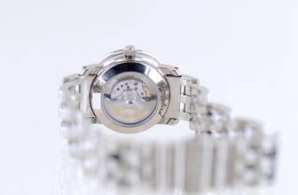 Thumbnail von Blancpain Women Ladybird Diamond Lady 21mm MOP dial 18K White Gold Heart Diamonds rar </h1>