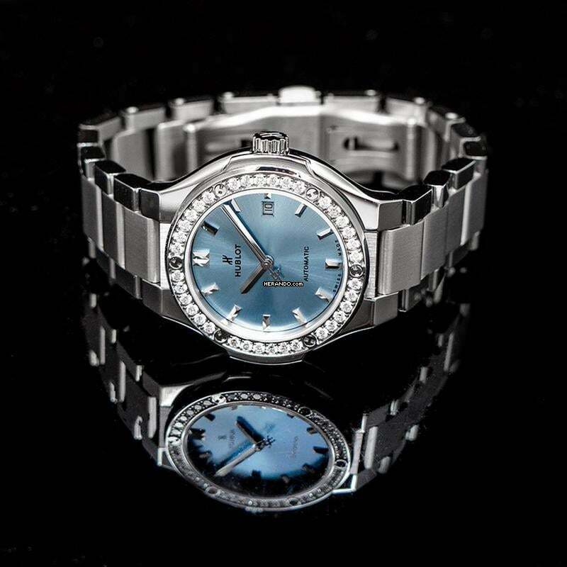 Thumbnail von Hublot Classic Fusion 585.NX.891L.NX.1204 - Classic Fusion Titanium Light Blue Bracelet Automatic Blue Dial Diam </h1>