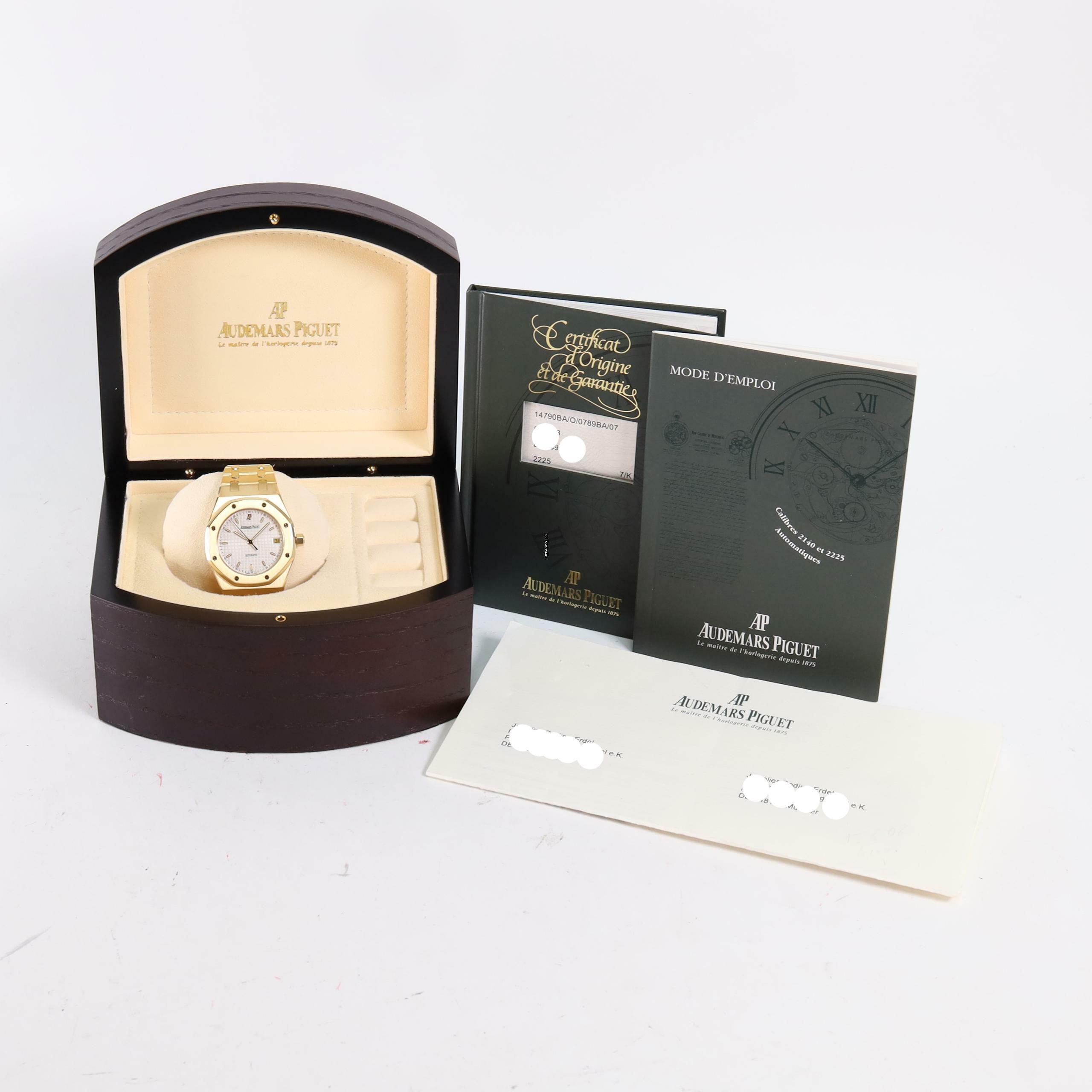 Thumbnail von Audemars Piguet Royal Oak Automatic 36MM Yellow Gold White Dial