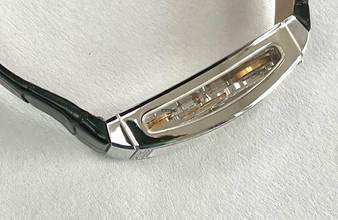 Thumbnail von Corum Golden Bridge </h1>