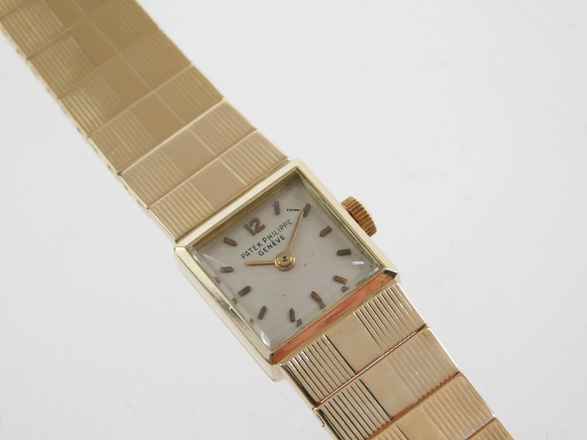  Patek Philippe Damenuhr massiv 18 Karat Gelbgold Handaufzug sehr selten 