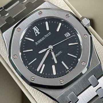  Audemars Piguet Royal Oak Selfwinding 15300ST 2010 Box&Papers Ap Service black schwarz 39mm TOP </h1> 