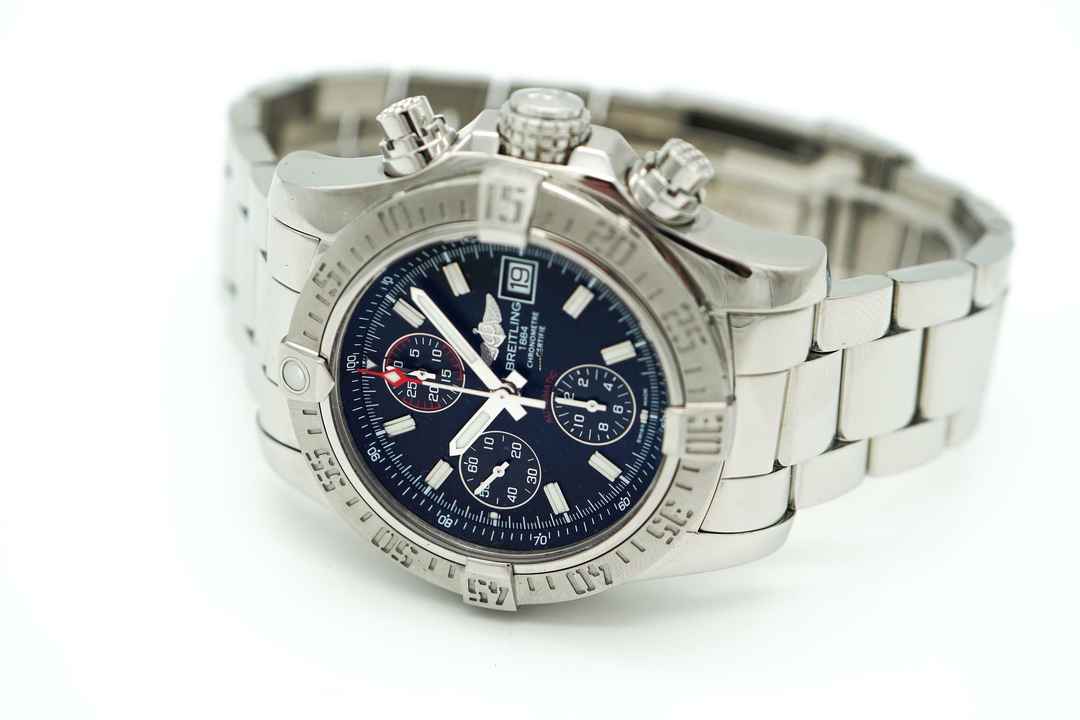  Breitling Avenger II Chronograph </h1> 