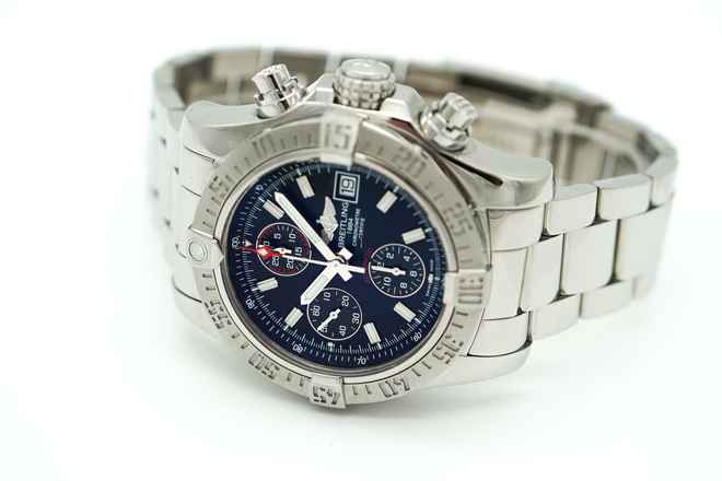  Breitling Avenger II Chronograph </h1> 