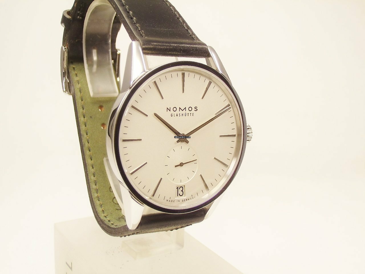  NOMOS Zürich Datum 802 (08/2021) 