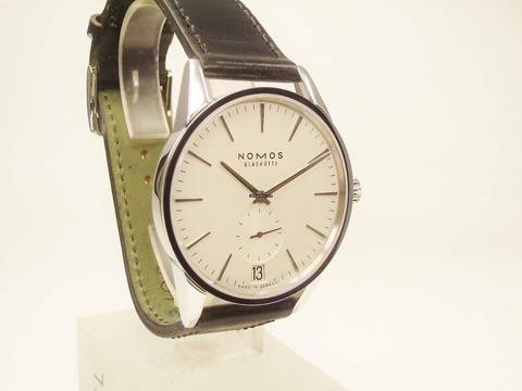  NOMOS Zürich Datum 802 (08/2021) 