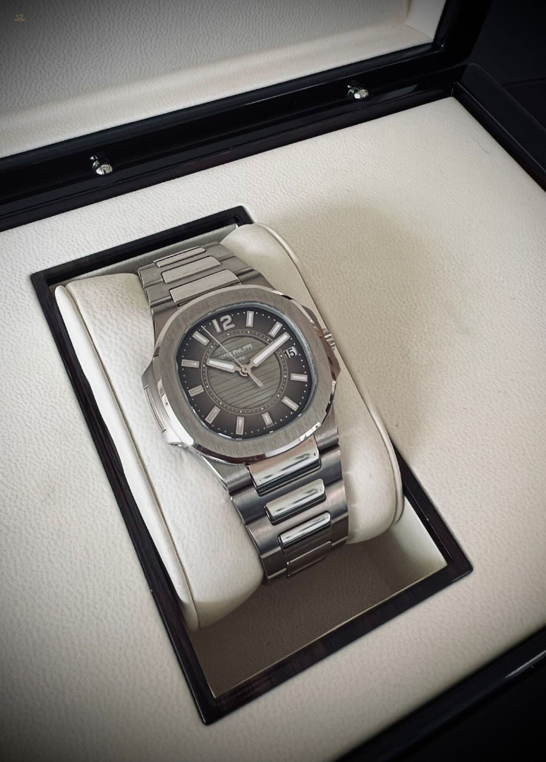 Patek Philippe Nautilus 32 mm Weißgold LC 100
