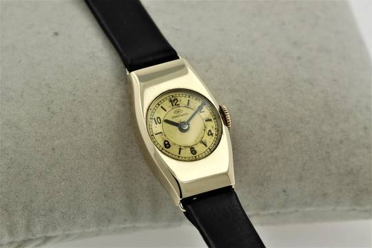  IWC 14K Gold Vintage small Ladies Watch approx. 1930 Caliber 92 