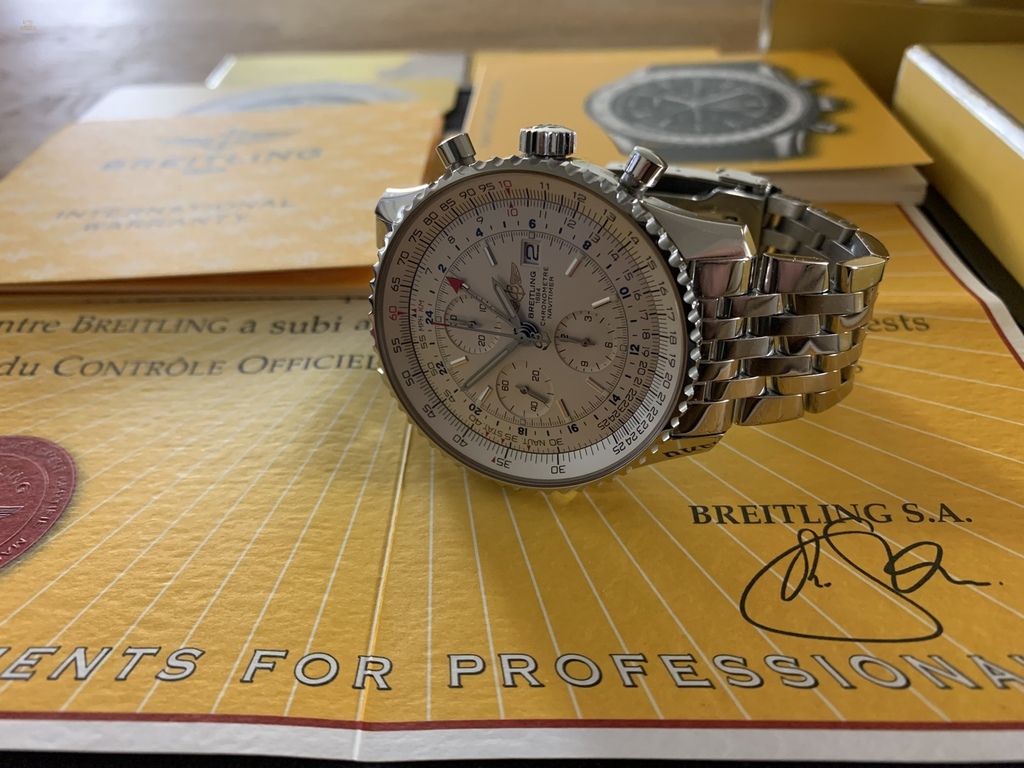 Thumbnail von Breitling Navitimer World